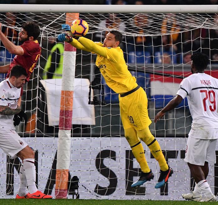 Zaniolo risponde al fuoco di Piatek Roma e Milan chiudono in parità 