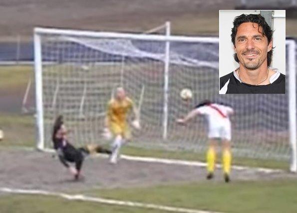 Il gol di Alberto Francesconi (nel riquadro) in Real Pieve-Staffoli