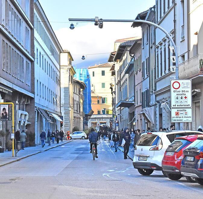 "Cancellabili per i turisti le multe della Ztl": le richieste dei commercianti di Pistoia al Comune 