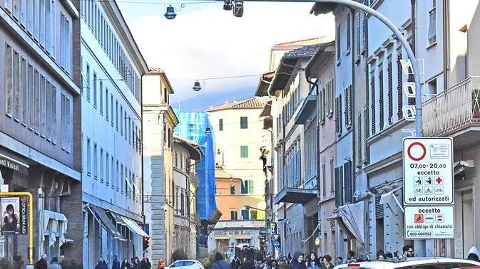 "Cancellabili per i turisti le multe della Ztl": le richieste dei commercianti di Pistoia al Comune