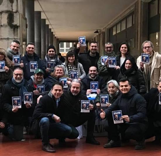 Denunciati due giovani per le uova contro la Lega 