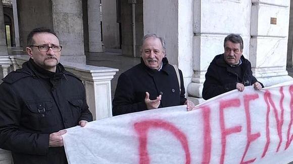 In piazza a sostegno del Galilei