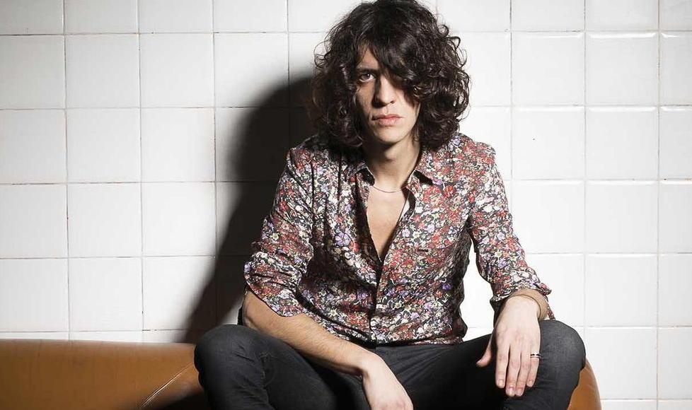 Parole, voce e chitarra per stregare l’Ariston