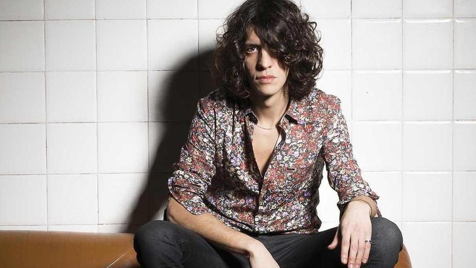 Parole, voce e chitarra per stregare l’Ariston