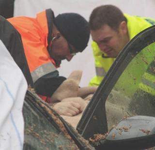 Le fasi delicate del soccorso in via Cestoni
