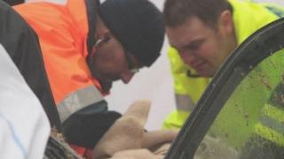 Le fasi delicate del soccorso in via Cestoni