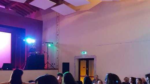 Una serata di ballo con incasso da devolvere alla scuola “Amici”