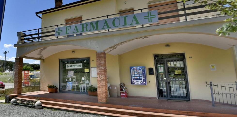 Rapina con siringa, volto del rapinatore visibile nel video 