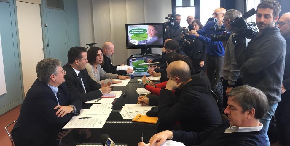 La Regione rottama le auto Tremila euro a chi le cambia 