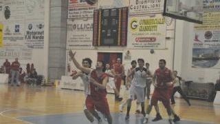 Un match interno del Cecina qui con l’Empoli