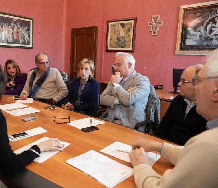 La riunione della Commissione con  l’Au delle Terme Alessandro Michelotti al centro (Foto Nucci) 