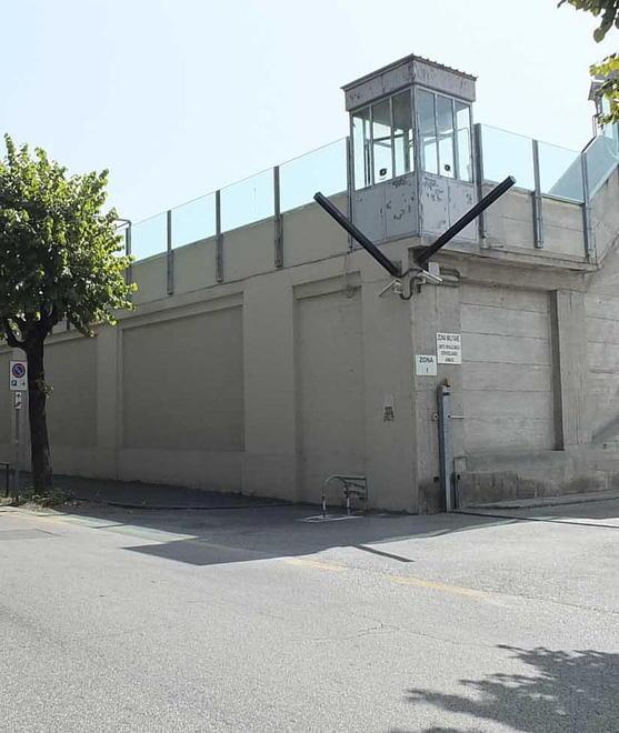 Spaccia mentre si trova ai domiciliari: in carcere