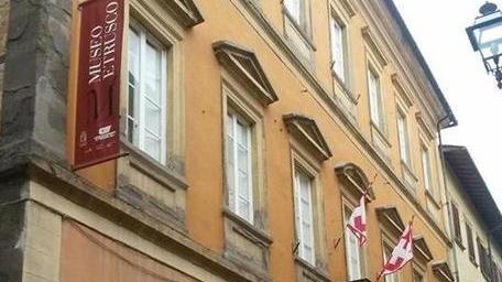 Via ai lavori di recupero degli affreschi nella sala VII