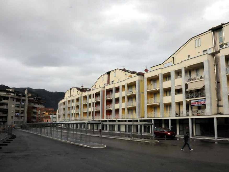 Il caso dei bus chiusi fino a 5’ dalla partenza