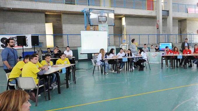 Studenti giocano con Dickens in ricordo della liceale Matilde