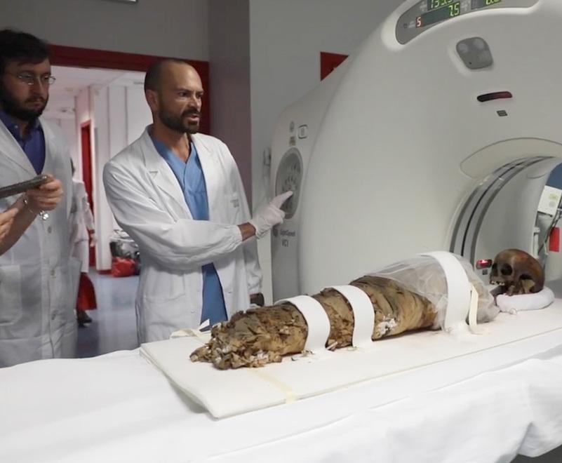 Cento reperti alla mostra “Storie d’Egitto” E un restauro “live” per la piccola mummia 