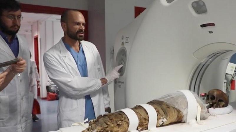 Cento reperti alla mostra “Storie d’Egitto” E un restauro “live” per la piccola mummia