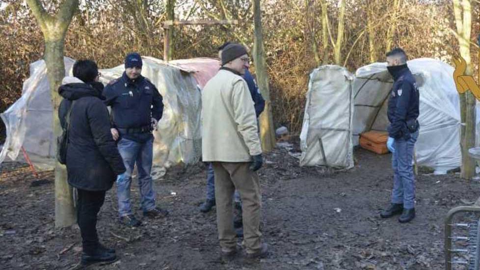 Bivacco abusivo in via Ravenna Denunciate cinque persone