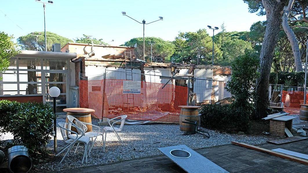 Il cantiere aperto al Tennis club di Castiglioncello