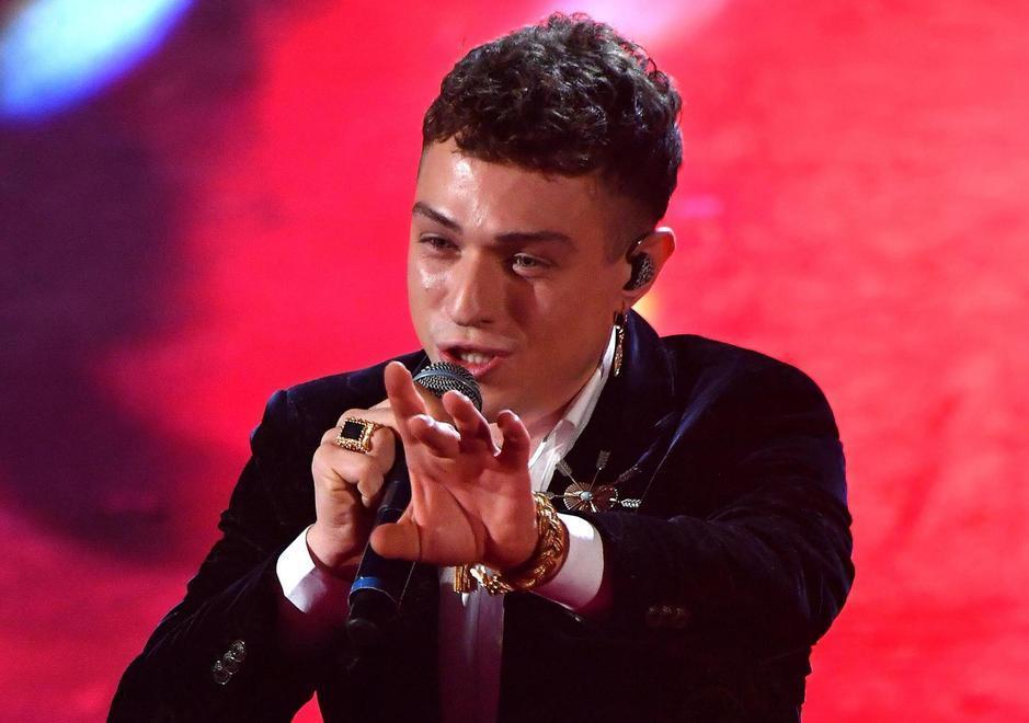 Esordio di Irama all’Ariston La Lunigiana è tutta con lui 