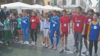 Gli atleti della Galla Pontedera al via di una gara