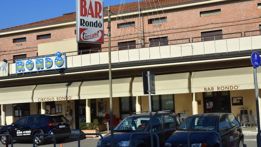 Razzia al bar Rondò I ladri sradicano cinque slot machine