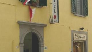 L’ingresso dell’hotel Firenze, dove vivono Tania e la sua famiglia
