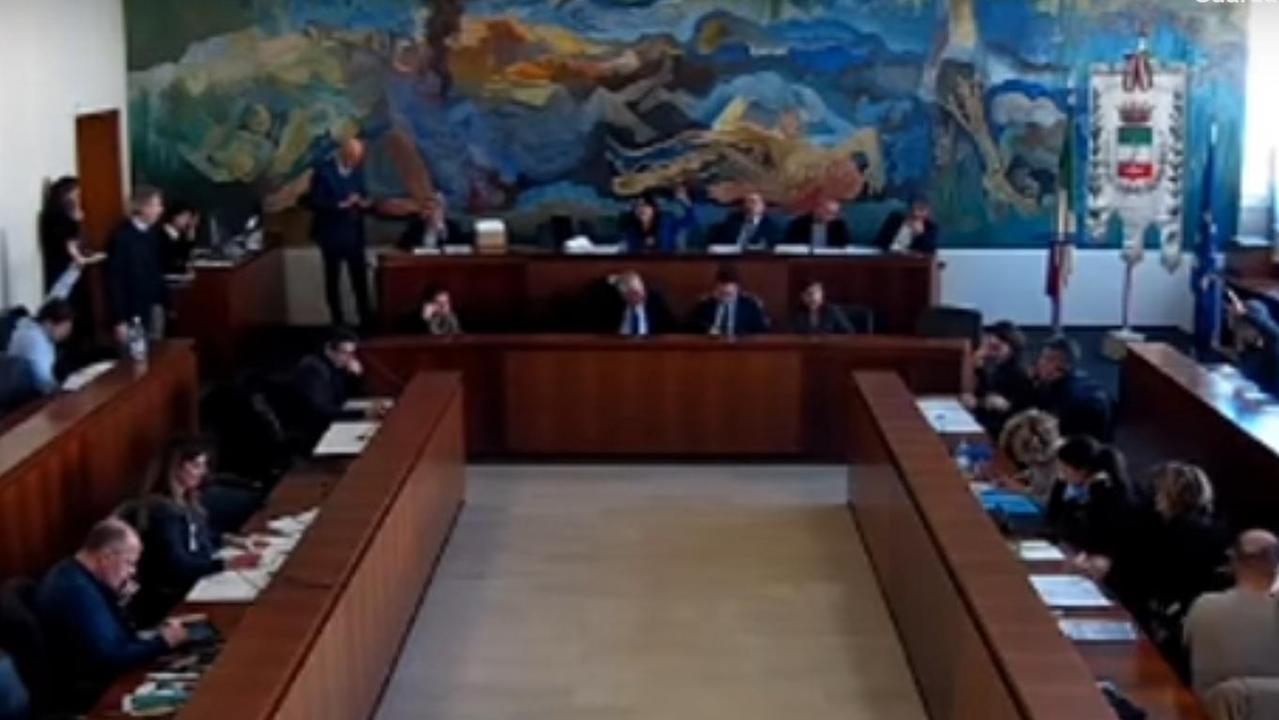 Un momento del consiglio comunale
