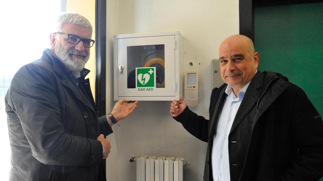 Arrivano i defibrillatori nelle palestre delle scuole