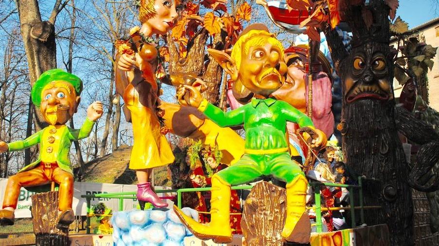 A Castelnovo Sotto è già tempo di Carnevale con i carri allegorici più attesi della provincia