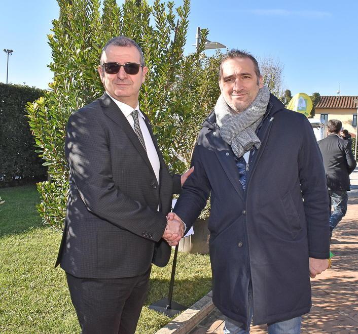 Il Monte Pisano torna a vivere con diecimila piante da Pistoia 