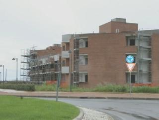 In 300 in cerca di una casa popolare