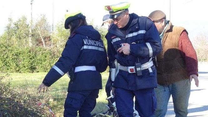 Pensionato in bicicletta travolto ed ucciso Era a poche decine di metri dall’abitazione