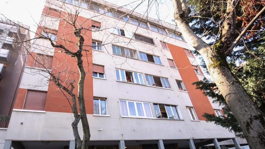 Due mesi dopo il rogo gli inquilini rientrano nelle case di via Turri 33