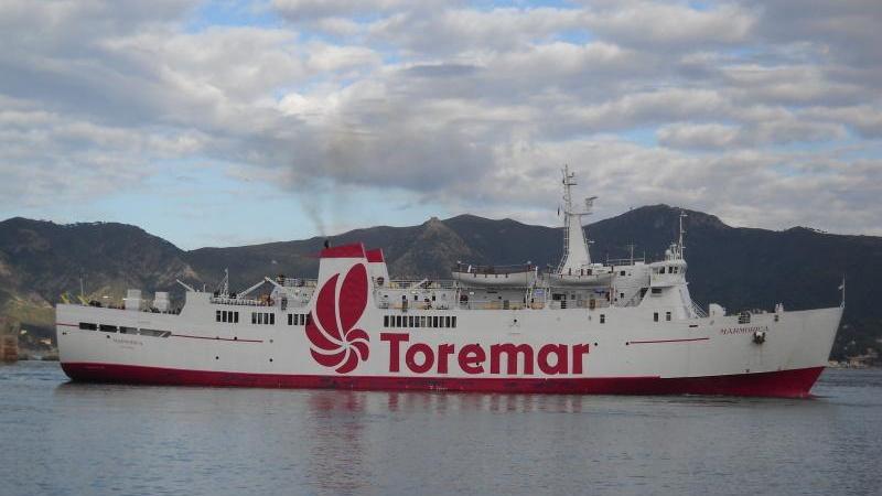 Un traghetto della Toremar