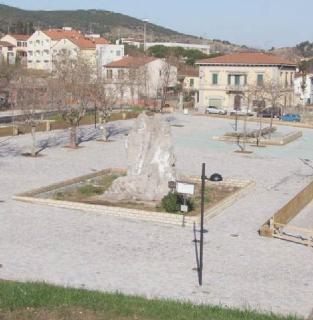La nuova piazza nel quartiere Cotone