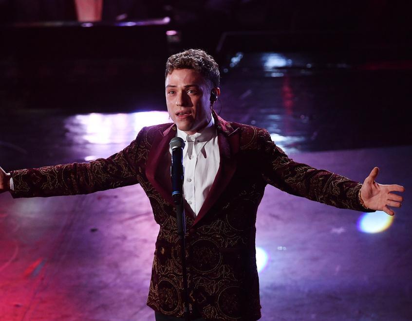 Febbre Irama, tutta Pontremoli davanti alla tv per il Festival. «E, per favore, non dite che è carrarese» 