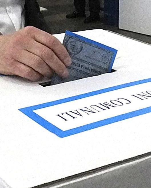 Ecco tutti i duelli tra aspiranti sindaci nei sedici Comuni 