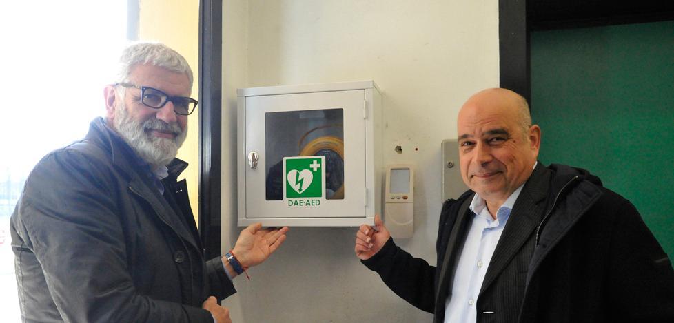 Tredici defibrillatori nelle palestre delle scuole