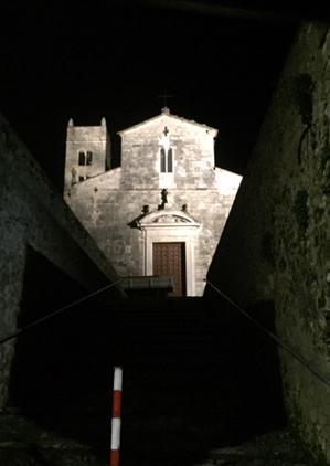 Nuove luci scenografiche alla Pieve di Camaiore