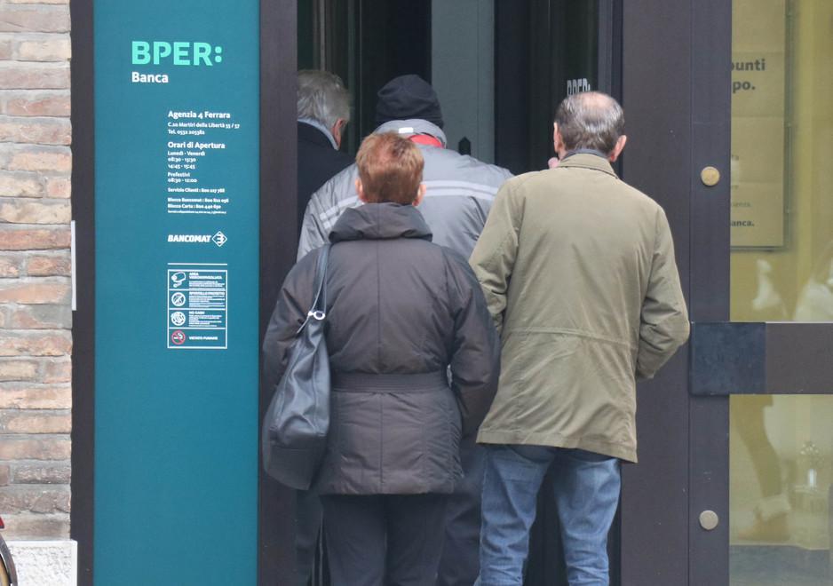 Bper si espande e cede crediti deteriorati Fusione con Unipol banca e tagli dei costi 