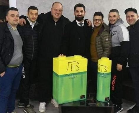 Raccolgono vecchi computer e li riparano per le onlus 
