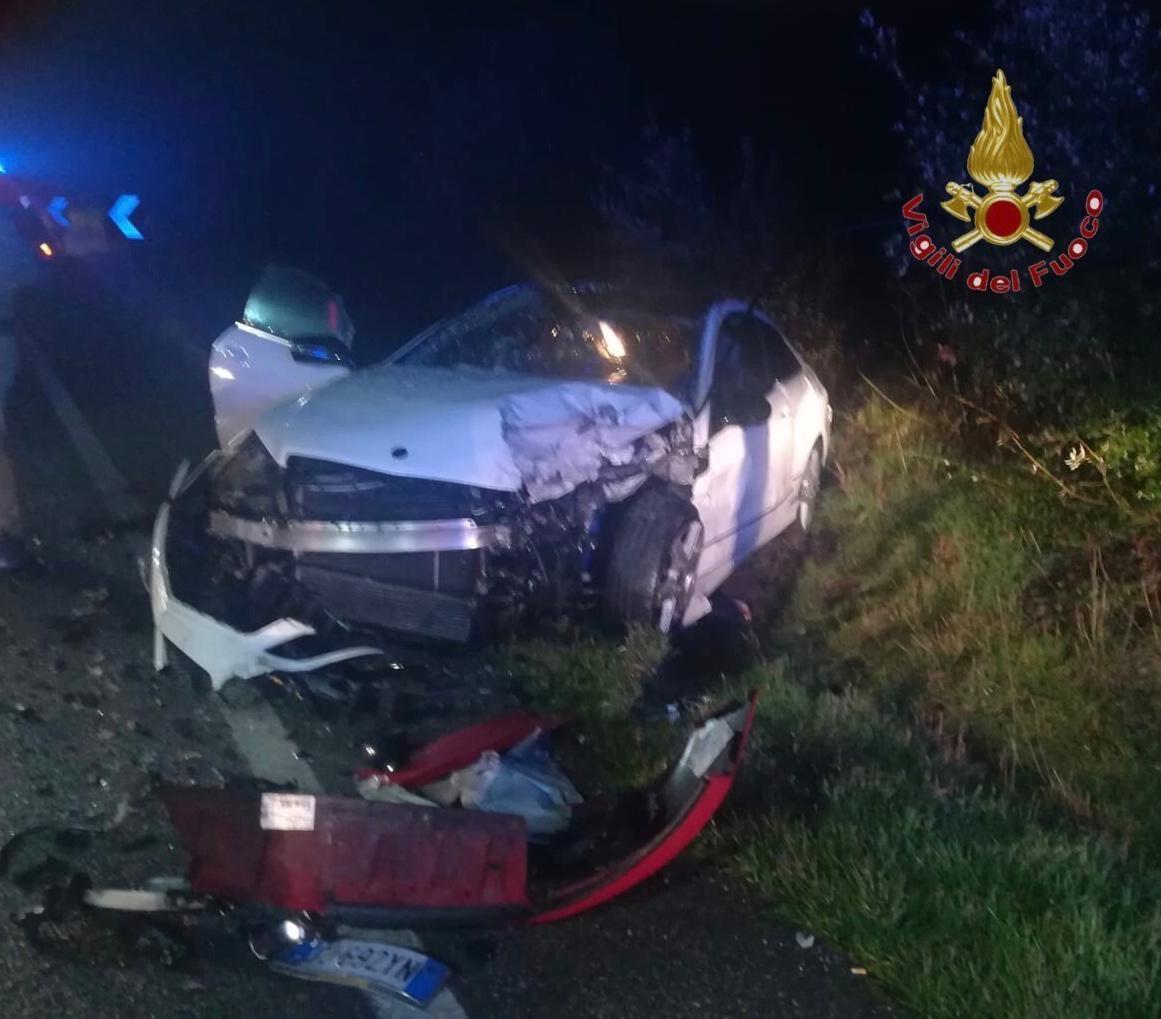 Scontro frontale tra due auto sull'Aurelia: sette feriti, tre gravi 