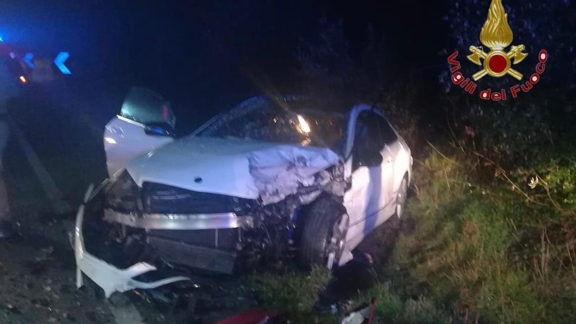 Scontro frontale tra due auto sull'Aurelia: sette feriti, tre gravi
