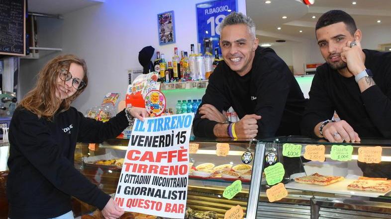 Da sinistra Sara Siciliano. Leonello Corridori e Jacopo Sabinos nel bar Che palle (Foto Bf)