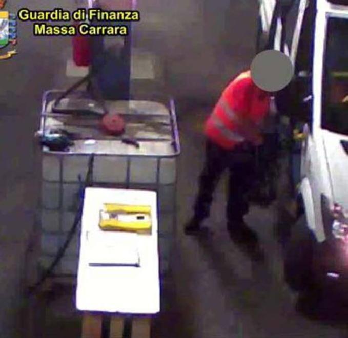Furti al deposito Ctt Nord di Massa Carrara: licenziati alcuni dipendenti 