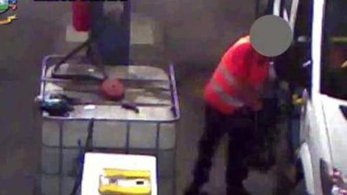 Furti al deposito Ctt Nord di Massa Carrara: licenziati alcuni dipendenti