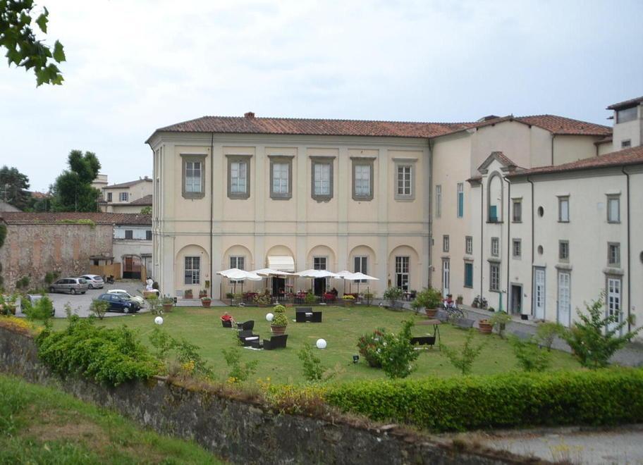 Una decina di pretendenti per l’ostello 