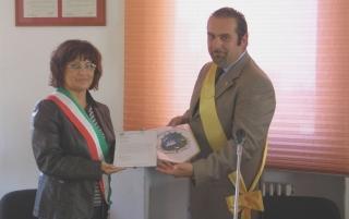 Varo Junior Macchi insieme a Fiorella Marini, sindaco di Bibbona