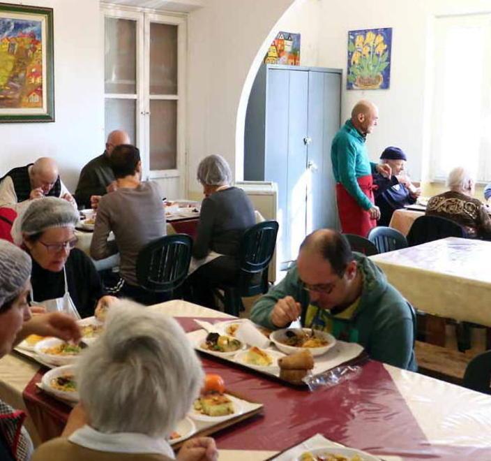 Pane, frutta fresca e pasta Più di cento le famiglie aiutate